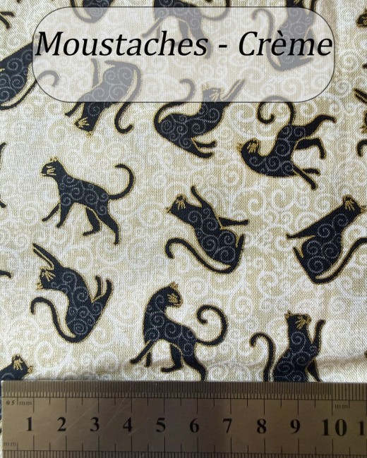 Tissu Moustaches crème – Collection Charmed Makower UK