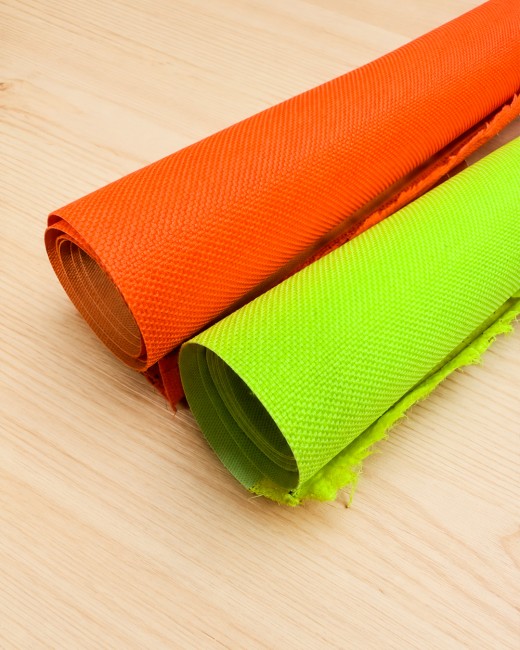 Coupon 50x75 cm Toile à sac, revêtement pvc au recto, 2 couleurs au choix : orange ou vert fluo