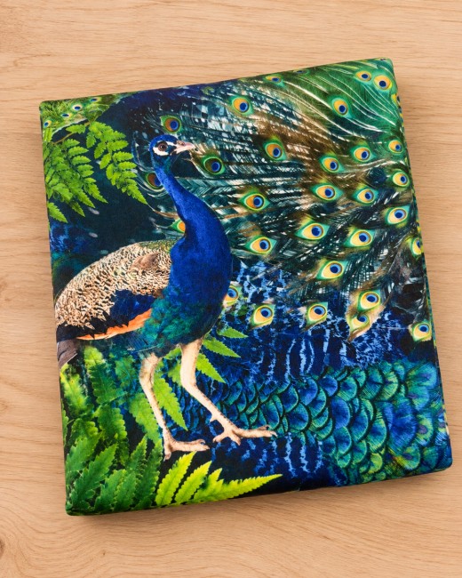 Velours imprimé paon aux tons bleu et vert – motif plumes et feuillages