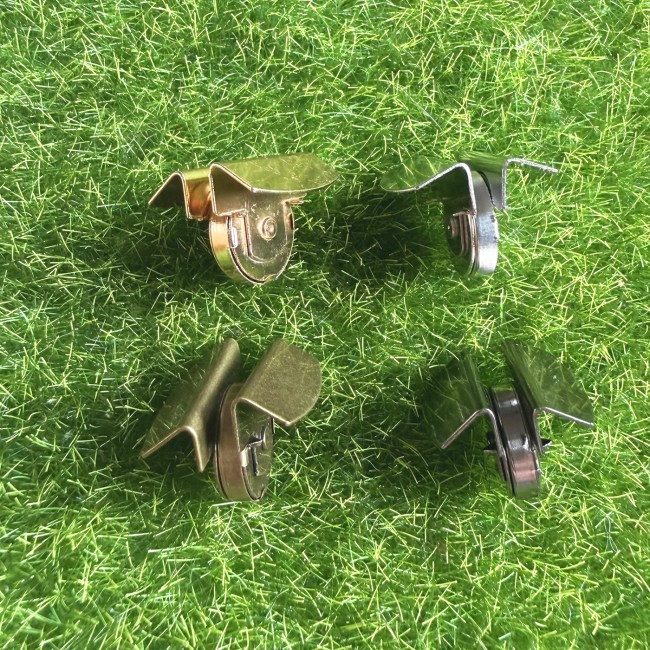 fermoir aimanté à clipser, vue en gros plan