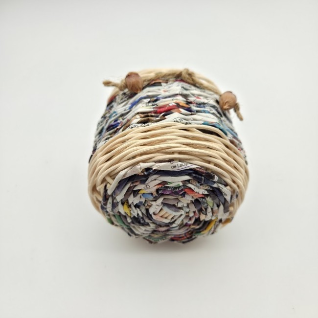 pot à crayons rotin papier corde graine palmier - fond papier 5