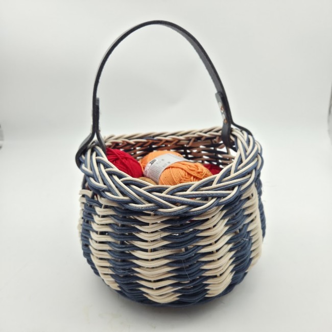 Petit panier rond (pour enfant ou pas)  en rotin naturel écru et...