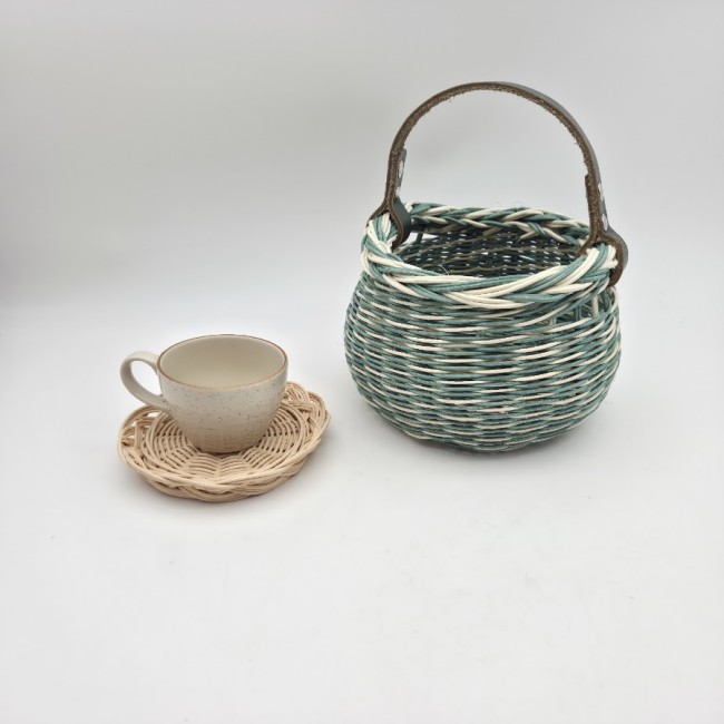 petit panier ecru vert anse cuir vert 3