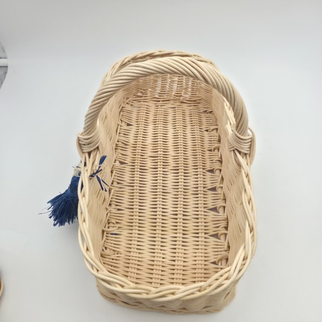 panier rectangle ecru 2 pompons bleus 3