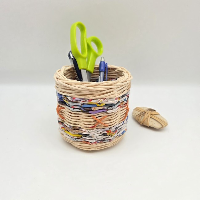 Pot à crayons - Rangement télécommande - cache-pot - rotin et papier recyclé - fait main