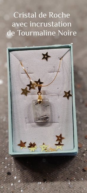Cristal de Roche avec inclusions de Tourmaline Noire 3
