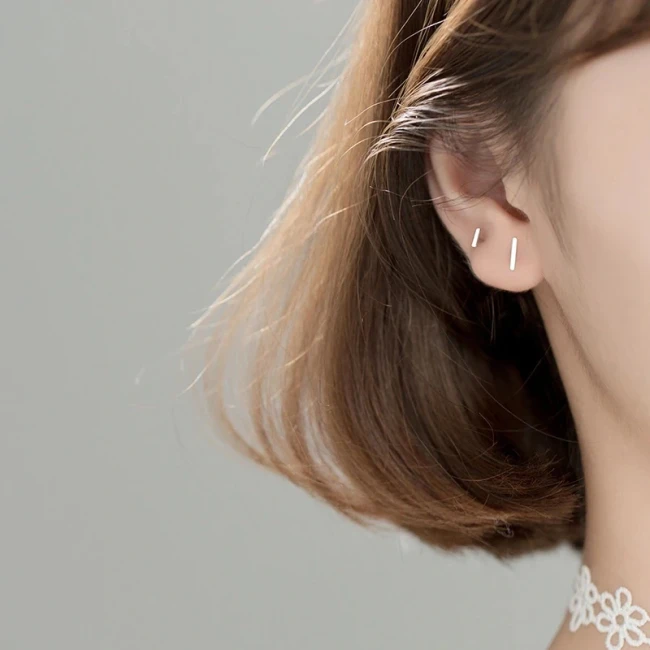 Clous d'oreilles barre argent minimalistes