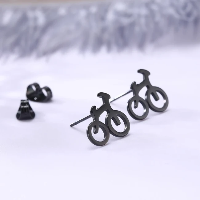 Boucles d’oreilles vélo noir – puces 10 mm style sport