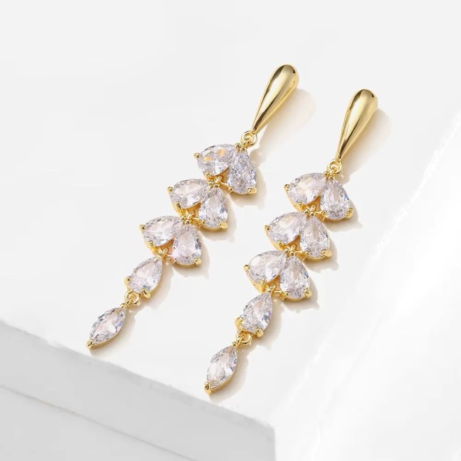 Boucles d’oreilles cérémonie strass cascade de pierres