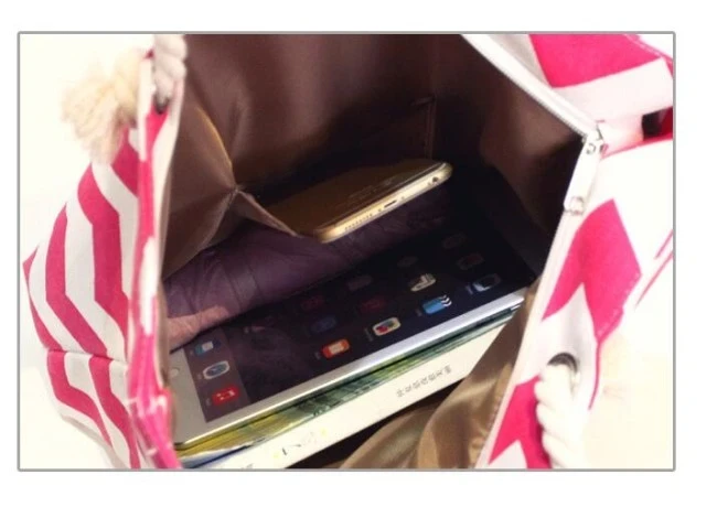 Intérieur doublé avec poche du tote bag imprimé rouge – grand cabas femme