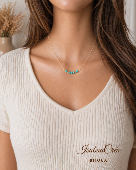 Collier en plaqué or avec perles en turquoise