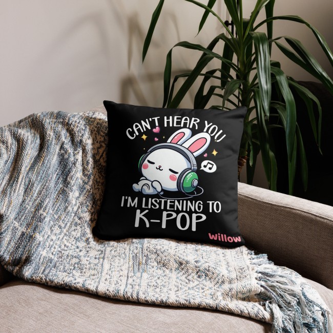 Coussin K-Pop Personnalisé – Just a Girl Who Loves K-Pop – Déco Kawaii Design Exclusif (3)