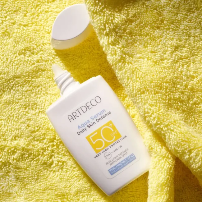 Aqua Serum Daily Skin Defense SPF50+ - Fluide solaire ultra-léger avec SPF50+ et effet nourrissant - Artdeco-capbeaute6