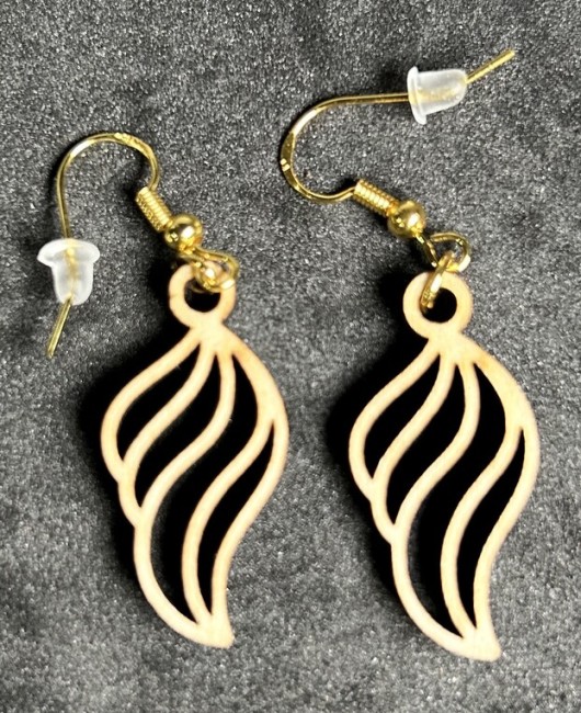 Boucle d'oreille en bois faite main - Artisanat Français Paire de boucles d'oreilles rondes en bois, modèle, au design naturel.