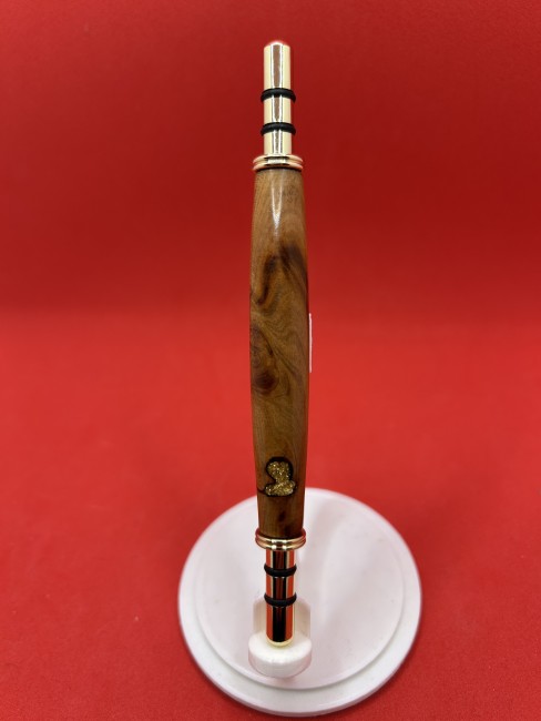 Découd-vite artisanal en bois de mirabellier Découd-vite en bois de mirabellier artisanal pour couture