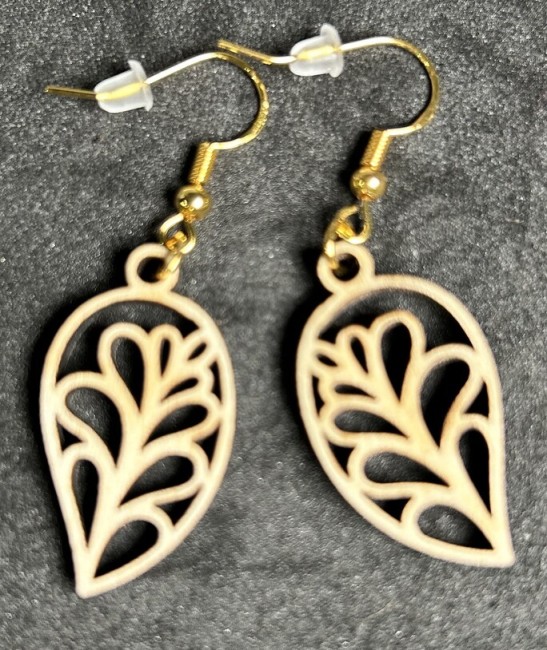 Boucle d'oreille en bois fait main - Cadeau parfait. Paire de boucles d'oreilles circulaires en bois clair.