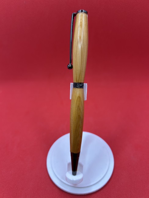 Stylo en bois d'aubépine avec mécanisme de haute précision et clip design