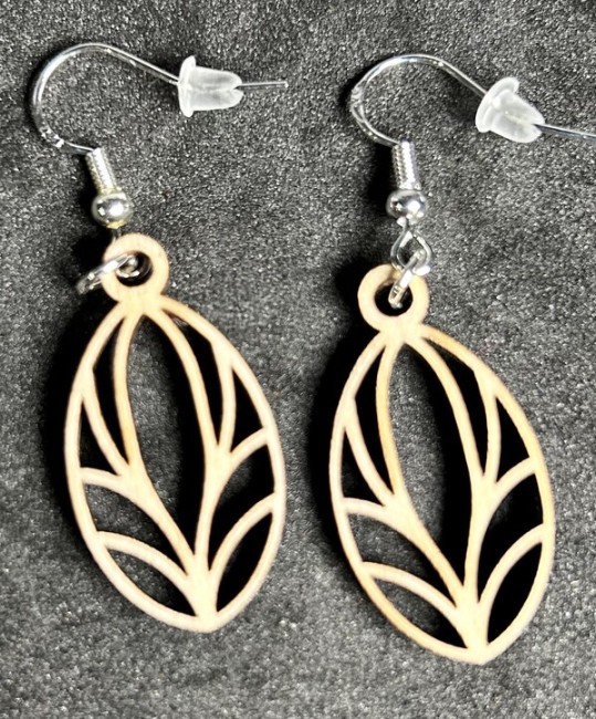 Boucle d'oreille en bois artisanal français Paire de boucles d'oreilles rondes en bois, modèle, fabrication artisanale.