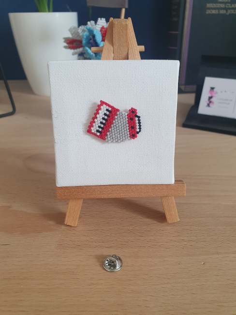 Pin's accordéon tissage perles miyuki