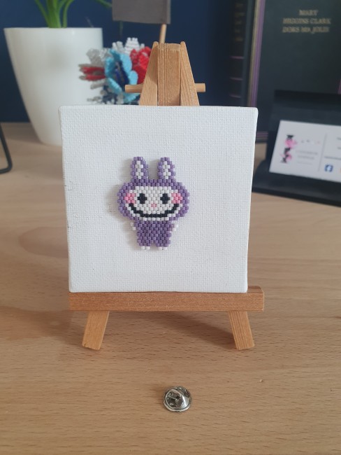 PI 1 - 7.0 - PIN'S LABUBU VIOLET TISSAGE PERLES MIYUKI