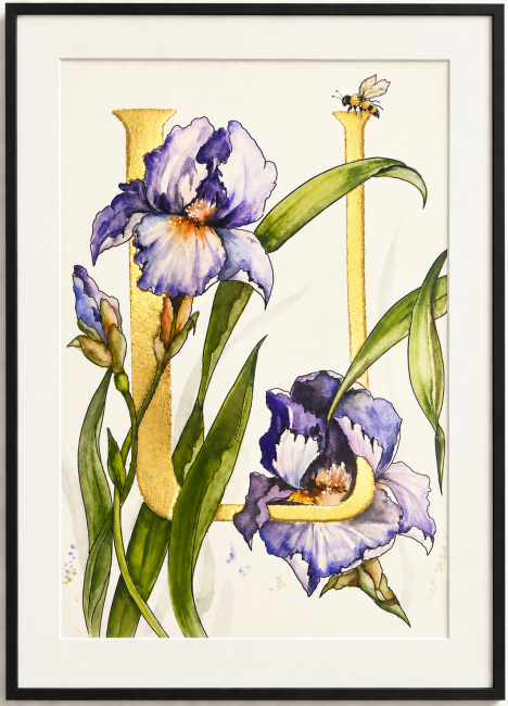 Initiale peinte à la main d'une feuille d'or véritable et entourée d'un décor à l'aquarelle de deux iris - cadeau personnalisé
