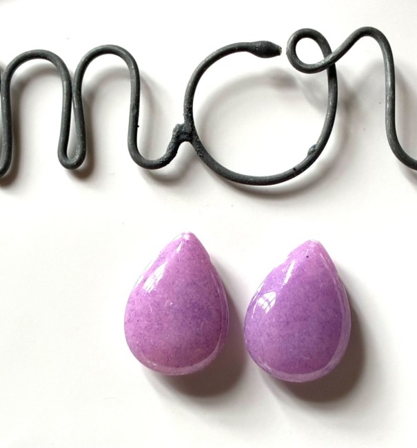 5057410-deux-perles-gouttes-roses-en-antigorite-1