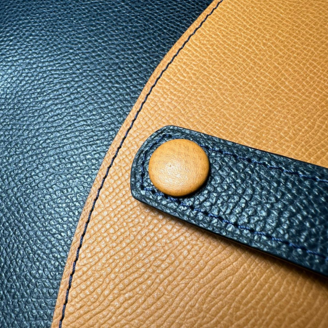 conférencier-cuir-artisanale-bleu-et-camel-par-ydm-artesanato-protège-cahier19