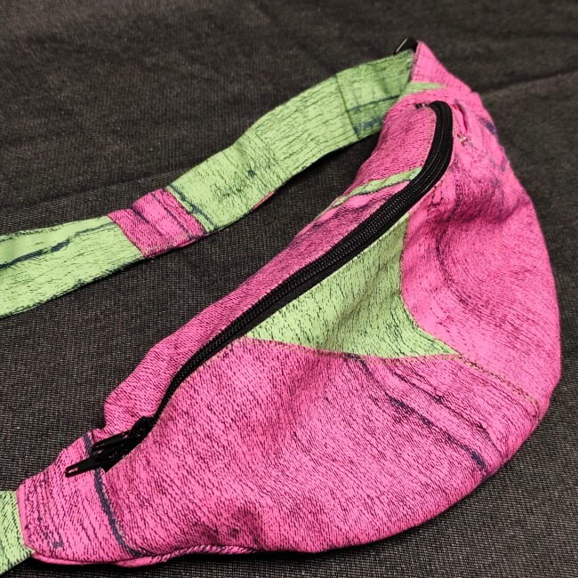 sac banane rose et vert fluo