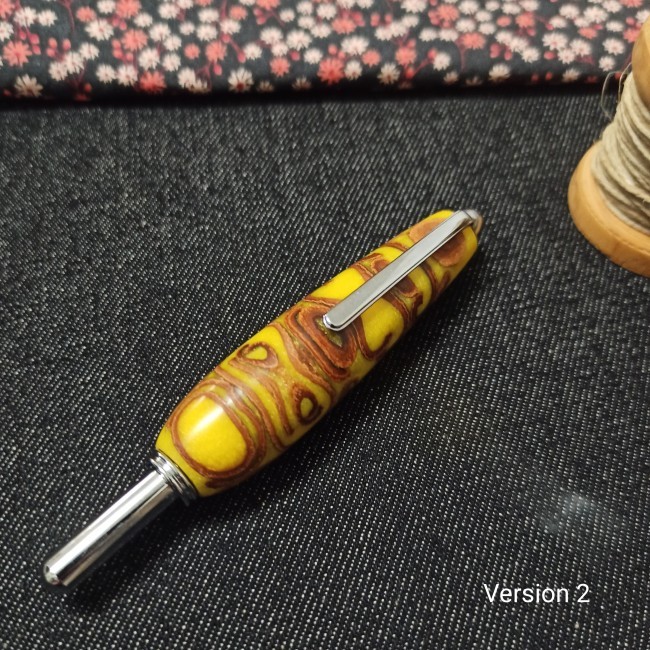 Kaneli fait main - Cannelle et résine jaune 2