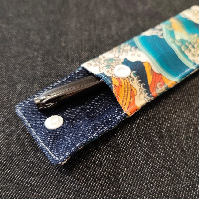 pochette stylo - motif vague kanagawa vert canard orange blanc