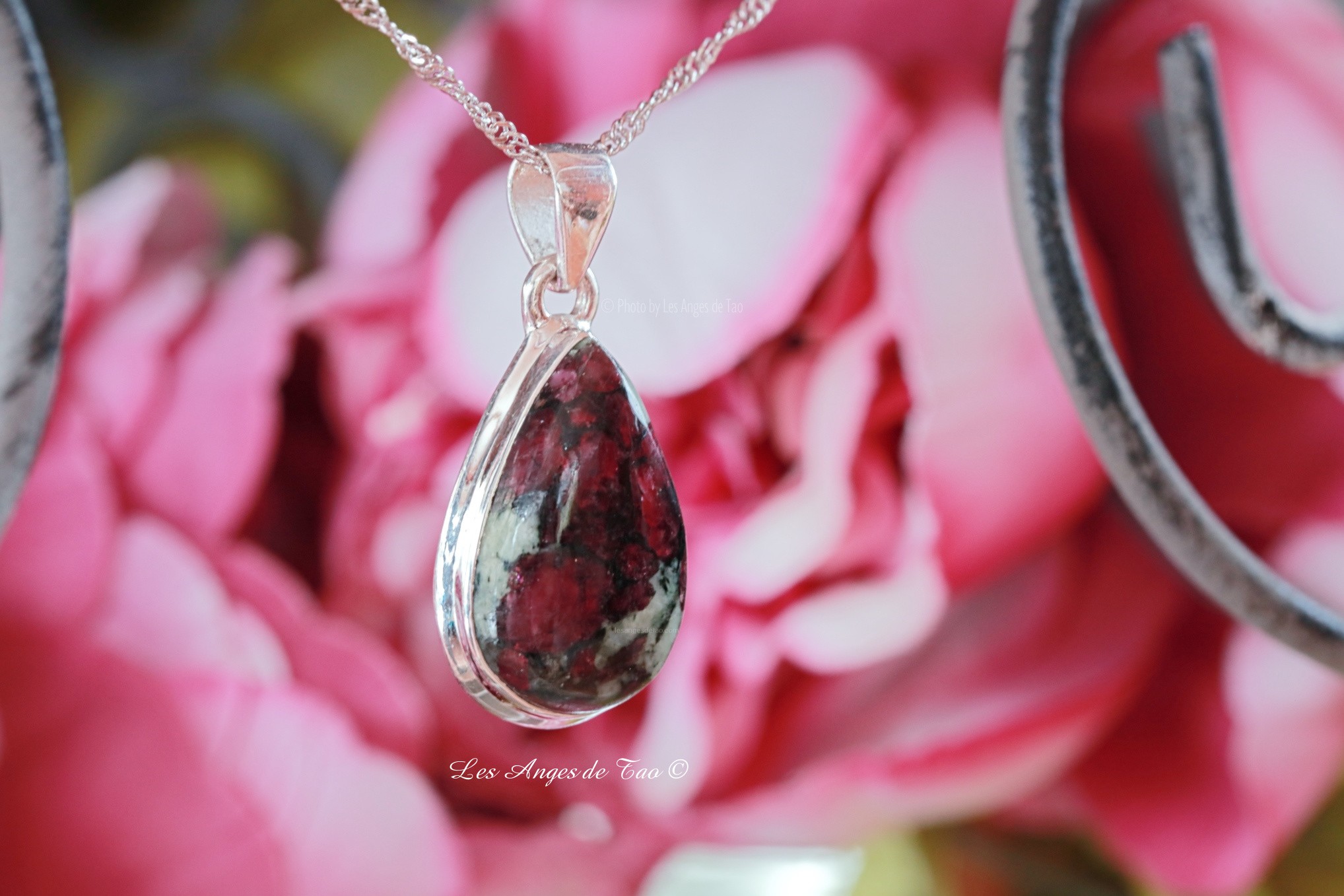 Pendentif Opale De Feu Noire Australienne - Larme Ovale 8,50 Carats, Plaqué Or 14k | Pierre Précieuse Naturelle