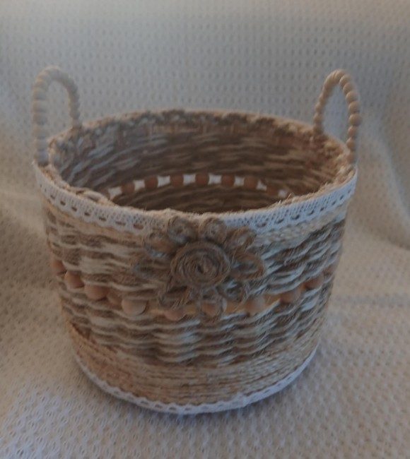 Paniere ronde en ficelle et perles de bois final