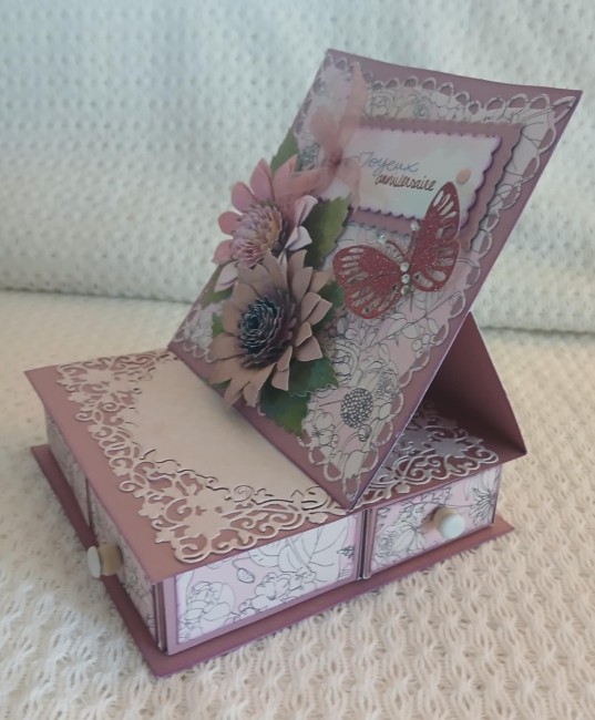 CARTE CHEVALET ANNIVERSAIRE BOITE 4 TIROIRS VUE DE COTE DROIT