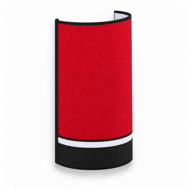 Applique murale IRIS rouge en coton, vue de trois-quarts droit sur fond blanc