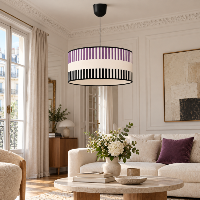 Suspension RIVAGE violet en situation dans un intérieur, motifs graphiques et finitions noires