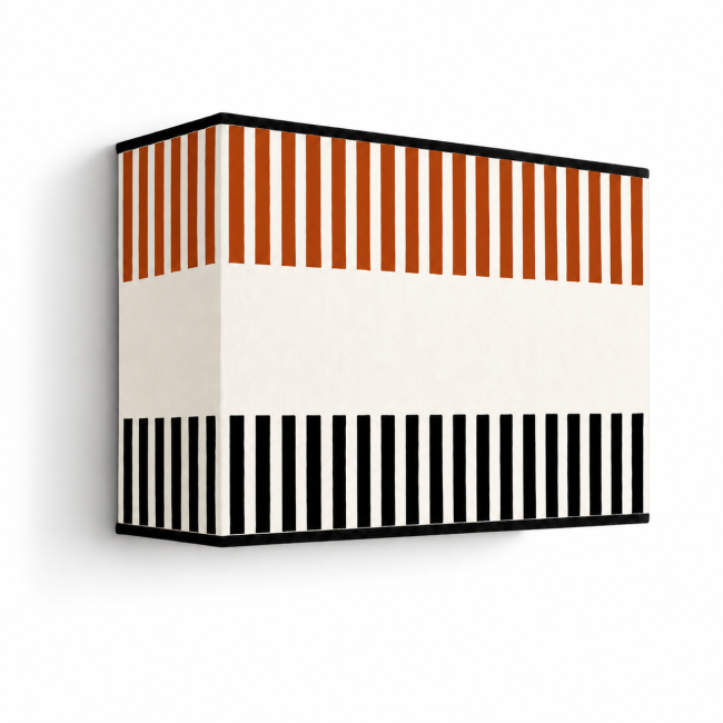 Applique murale déco RIVAGE rouille, motifs graphiques rouille et noir sur fond crème clair, vue éteinte sur fond blanc