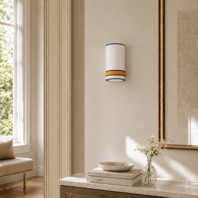 Applique murale KELLY en coton blanc avec bandeau orange et bordures noires