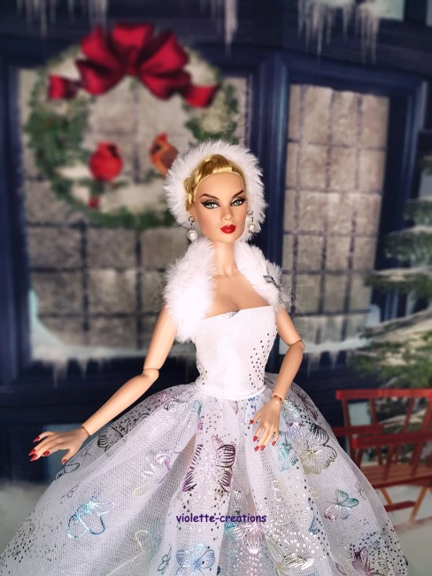 Robe princesse en organza blanc avec papillons colorés et étole en fourrure pour poupée Barbie