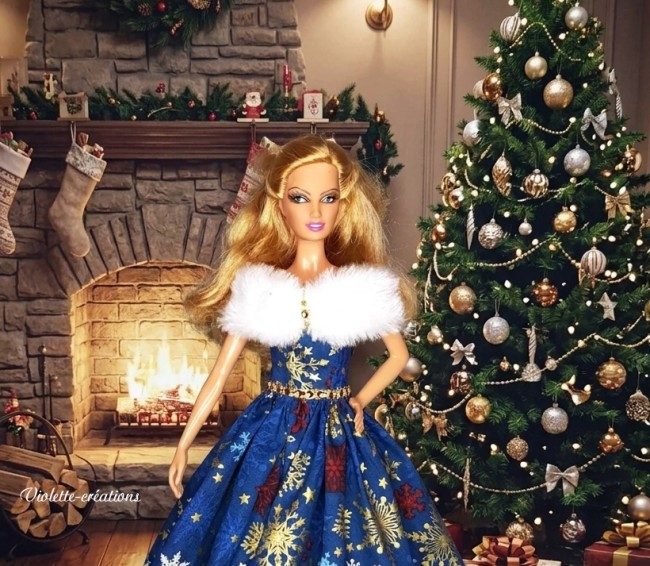 Robe de Noël pour poupée Barbie avec flocons dorés et ceinture strass