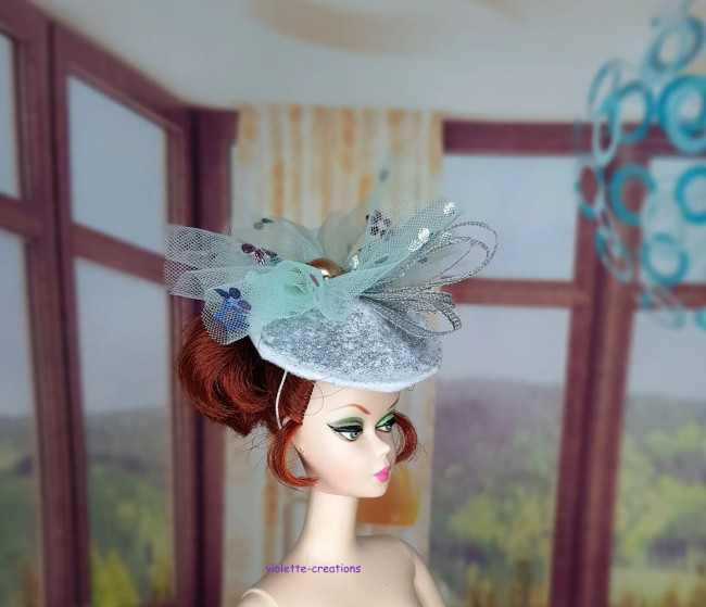 chapeau bibi argenté scintillant pour poupée Barbie