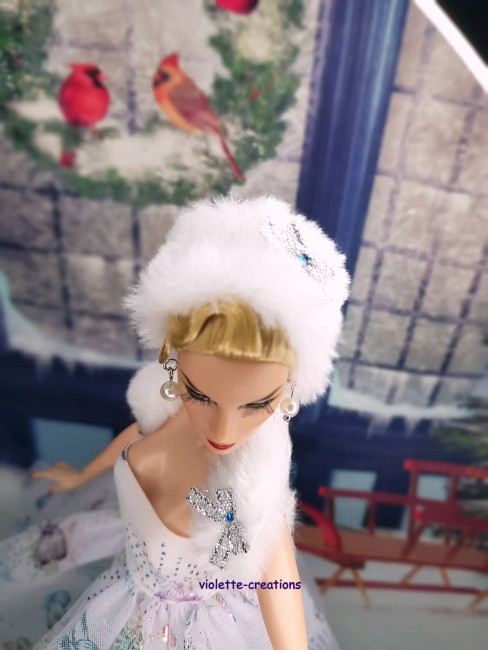 Robe princesse en organza blanc avec papillons colorés et étole en fourrure pour poupée Barbie