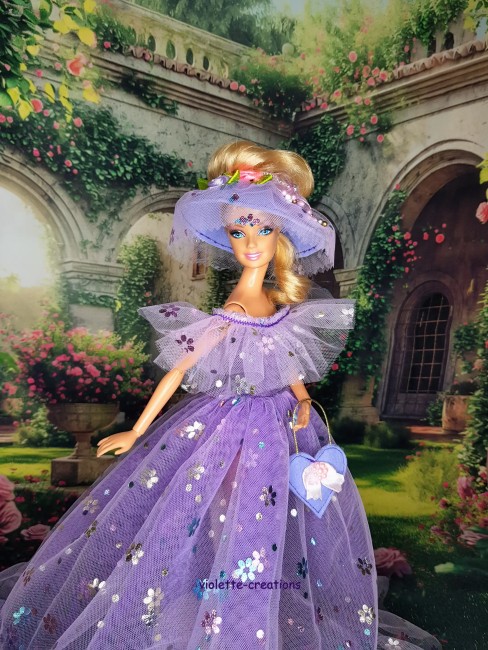 Robe princesse lilas en tulle avec fleurs scintillantes pour poupée Barbie