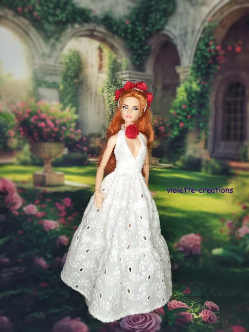 Robe longue en broderie anglaise artisanale pour poupée mannequin 29 cm type Barbie – violette-créations
