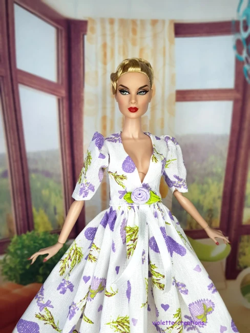Robe poupée Barbie lavande coton provençal décolleté V avec rose en ruban robe poupée Barbie coton provençal lavande rose ruban élégante