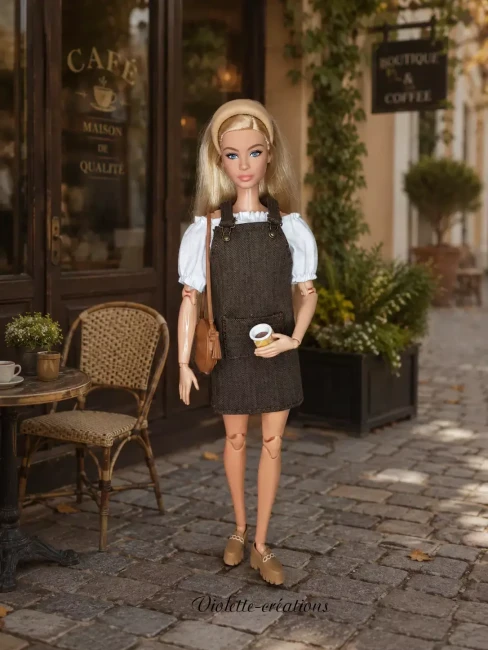 salopette-pour-poupee-barbie Tenue casual chic pour poupée mannequin 29 cm avec robe chasuble marron et blouse blanche
