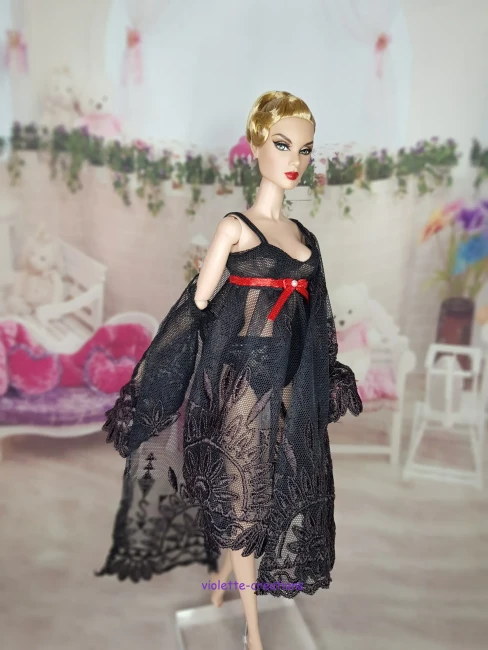 Tenue de nuit pour poupée type Barbie, déshabillé noir en dentelle et nuisette avec ruban rouge