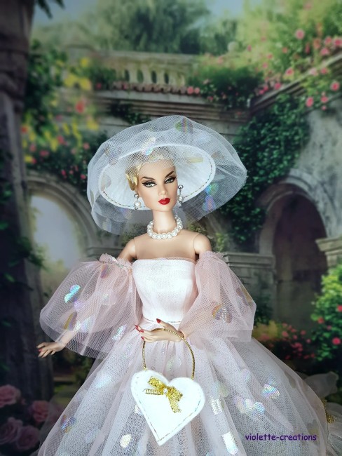 Robe princesse en tulle à cœurs brillants pour poupée Barbie avec chapeau, sac cœur et bijoux  