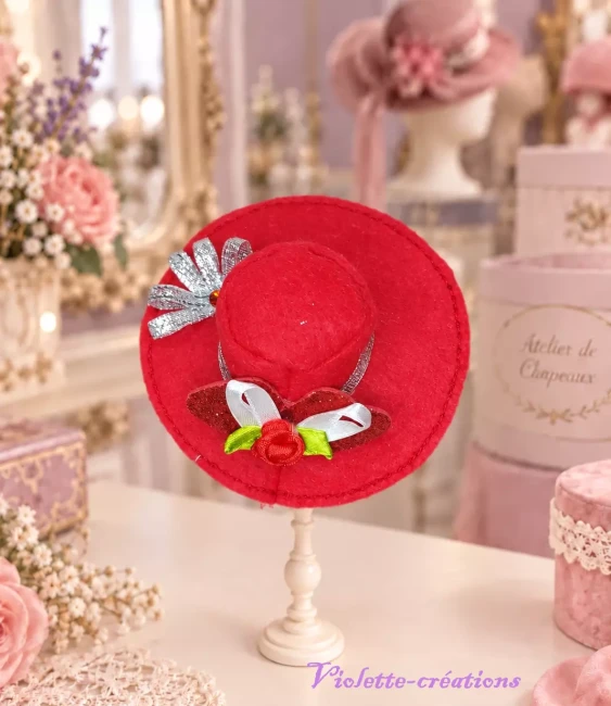 Chapeau Capeline rouge et argenté pour Poupées Barbie Chapeau Capeline rouge et argenté pour Poupées Barbie