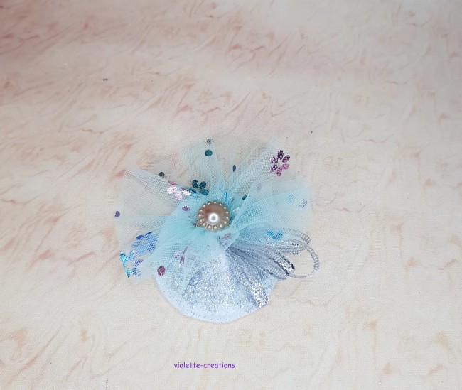 chapeau bibi argenté scintillant pour poupée Barbie