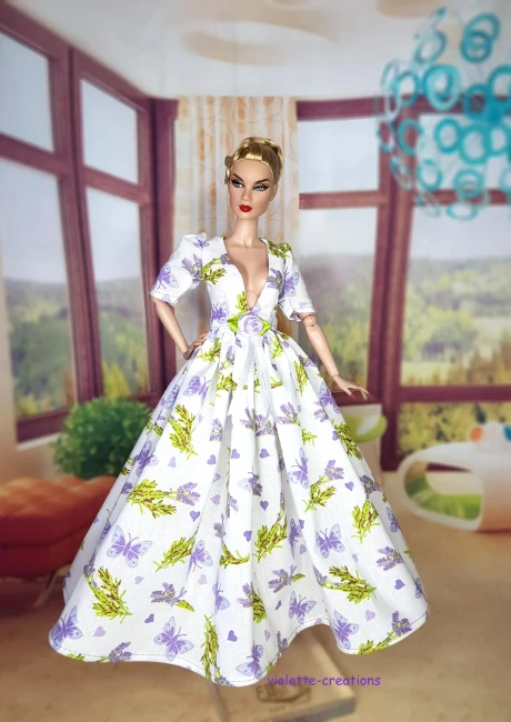 Robe poupée Barbie lavande coton provençal décolleté V avec rose en ruban robe poupée Barbie coton provençal lavande rose ruban élégante